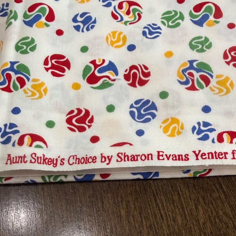 Colorful Pattern fabric. - Picture 3 of 4
